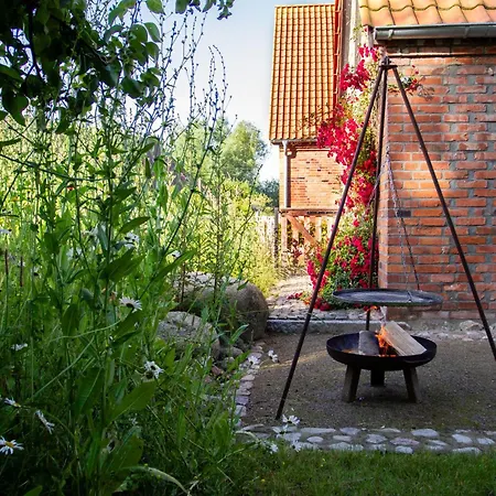 Idyllisches Landhaus, Garten & Kamin, Fuer Paare Kloster Tempzin